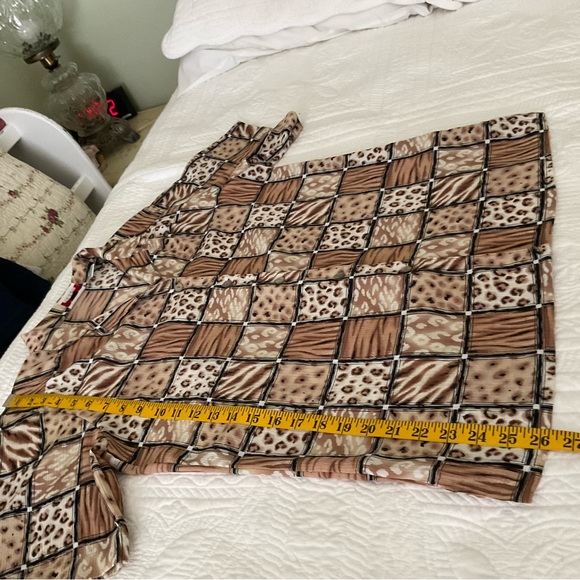 ALIA, BLOCK ANIMAL PRINT BLOUSE - Picture 5 of 9